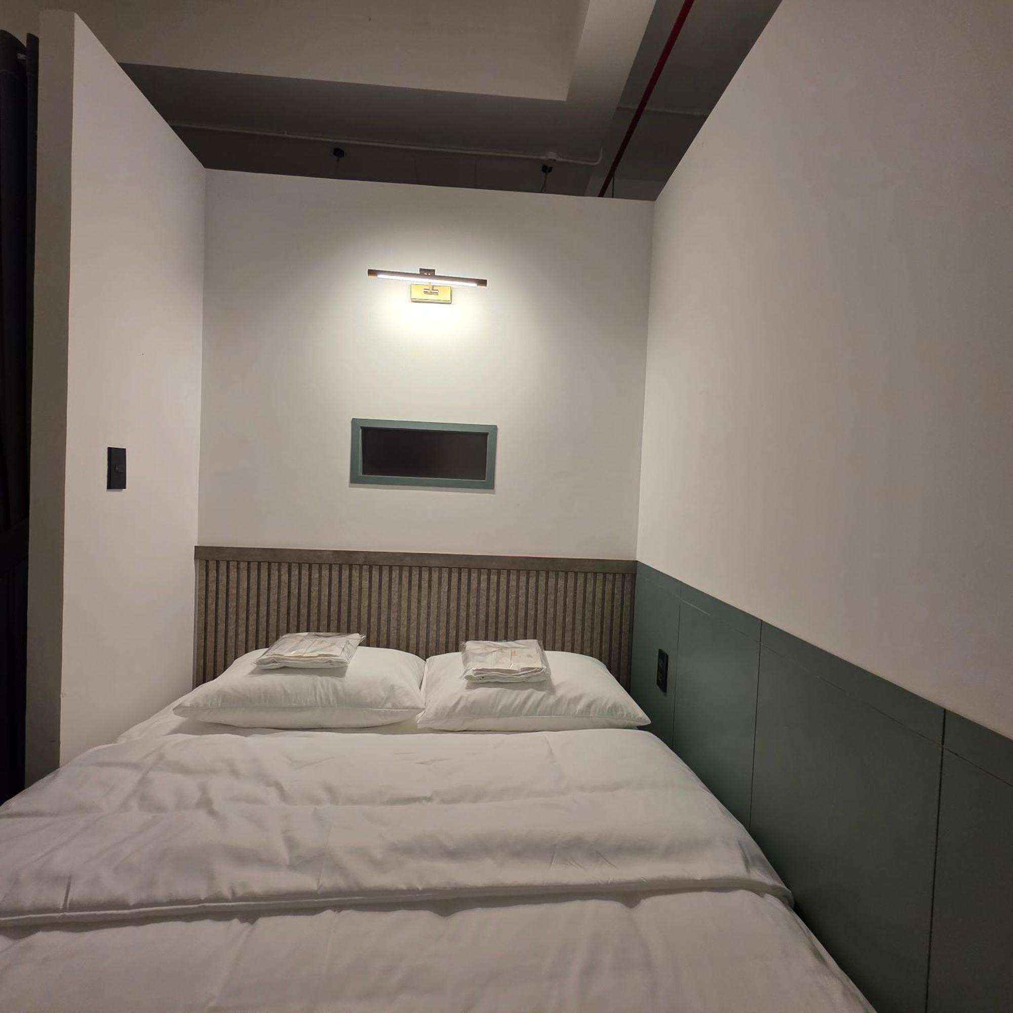 Cozy Cubes Hotel Ho Chi Minh City Bagian luar foto